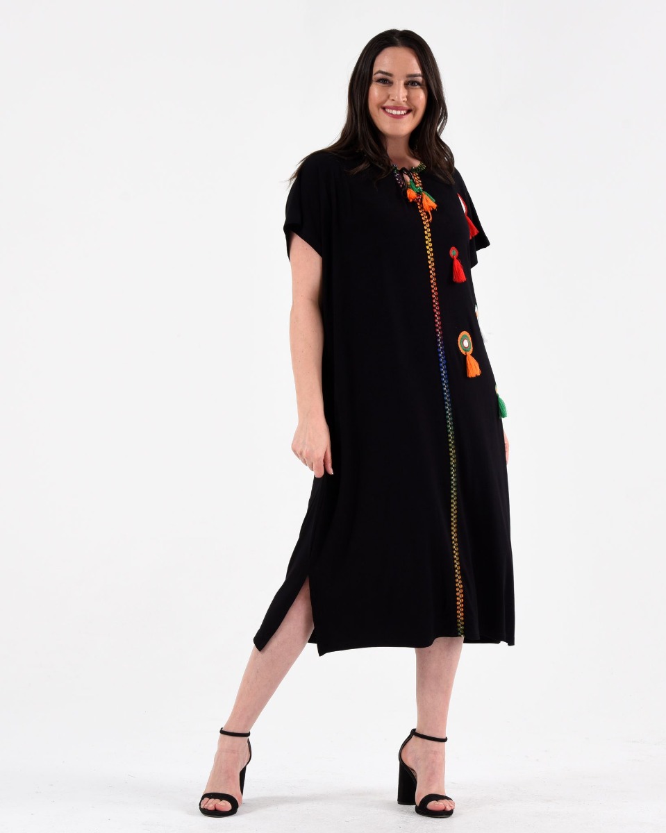 Καφτάνι φόρεμα με διακοσμητικές φούντες