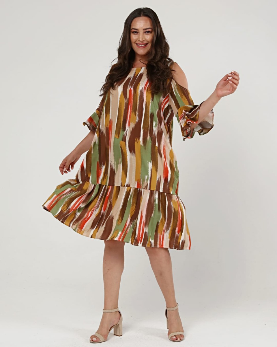 Φόρεμα με άνοιγμα στους ώμους