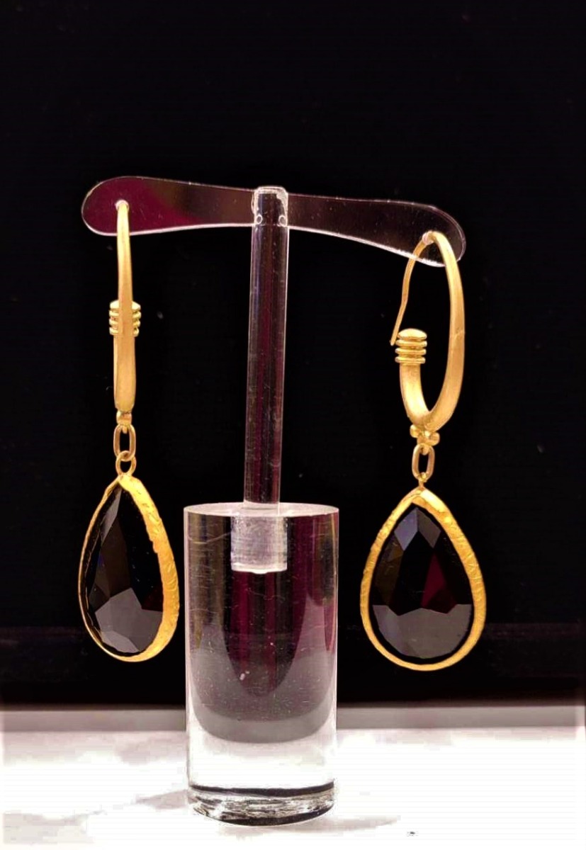 Κρεμαστά σκουλαρίκια σε σχήμα σταγόνας